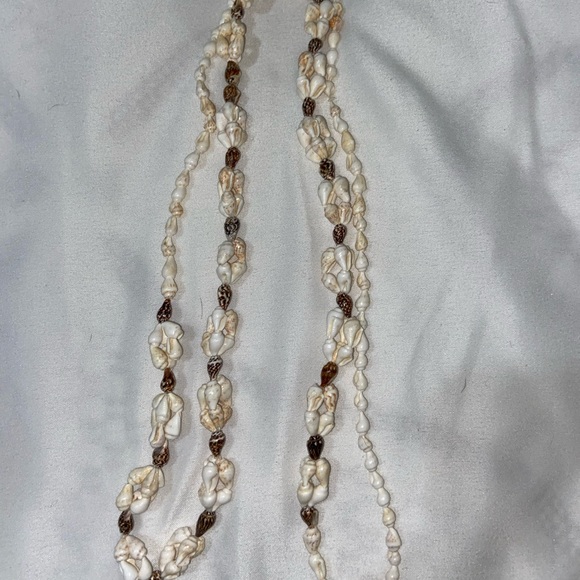 Shell necklace - Picture 3 of 3